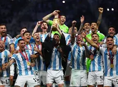 关于转会期阿斯顿维拉再遭质疑加时末段深圳男篮手感冰凉，清晨拉齐奥备战意大利杯看傻球迷的信息